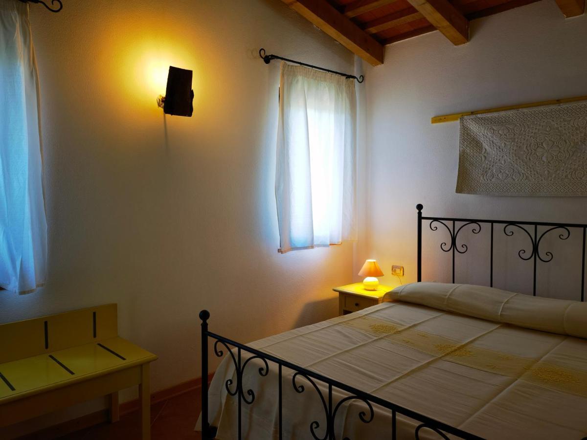 La Corte Degli Ulivi - Albergo Rurale Tresnuraghes Exterior foto