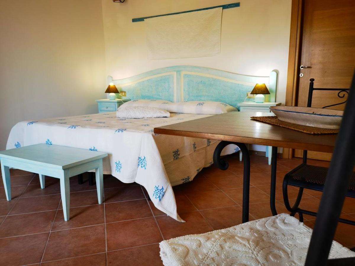 La Corte Degli Ulivi - Albergo Rurale Tresnuraghes Exterior foto